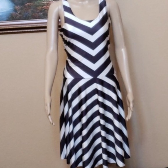 Lotus Leggings BeetleJuice Skater Dress - Picture 4 of 5